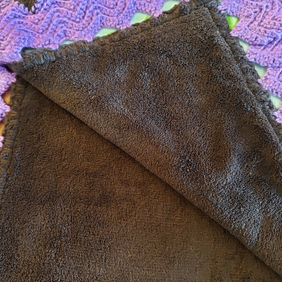 💜Gorgeous Handmade Plush One of a Kind Blanket With Hand Crocheted Edges NWOT💜 - Picture 7 of 7